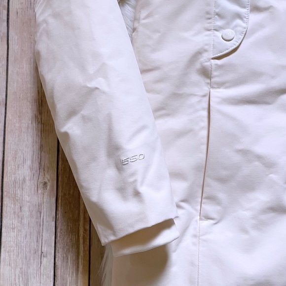 The North Face Women’s New Outerboroughs Parka - Picture 4 of 10